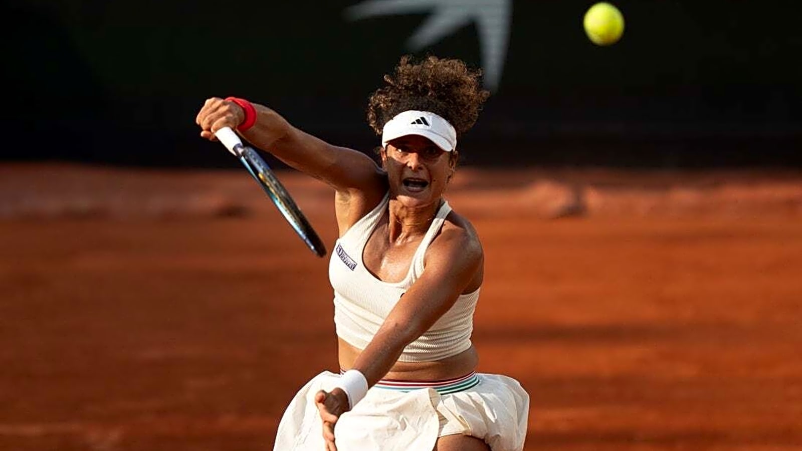 WTA roundup: Mayar Sherif beats Paula Badosa in Hamburg