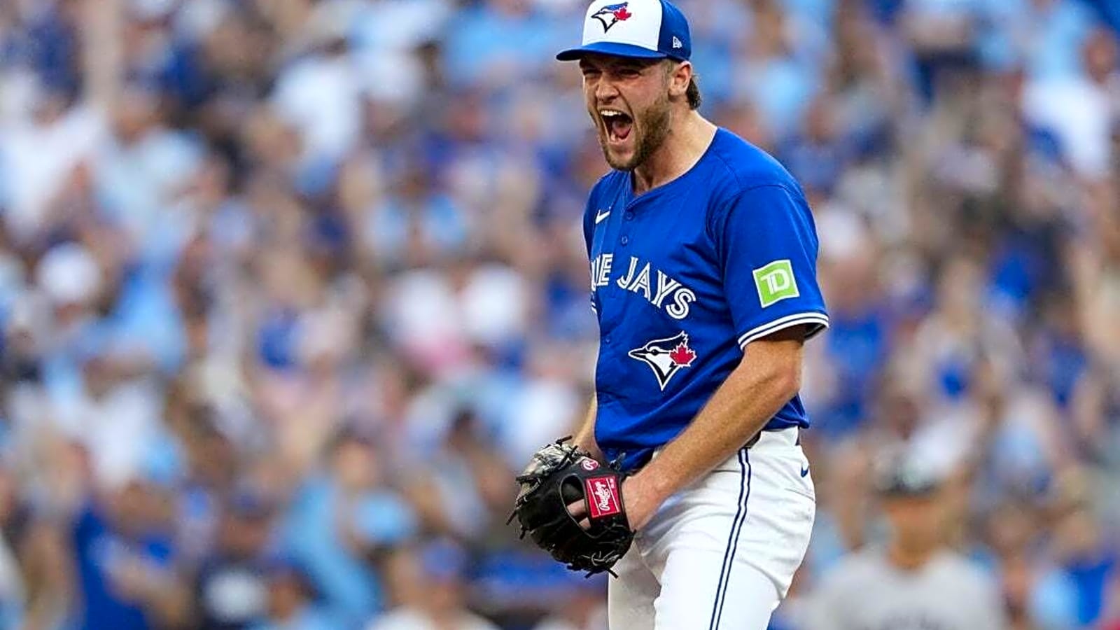 Blue Jays hit 5 HRs, rout Yankees for 2-0 ALDS lead