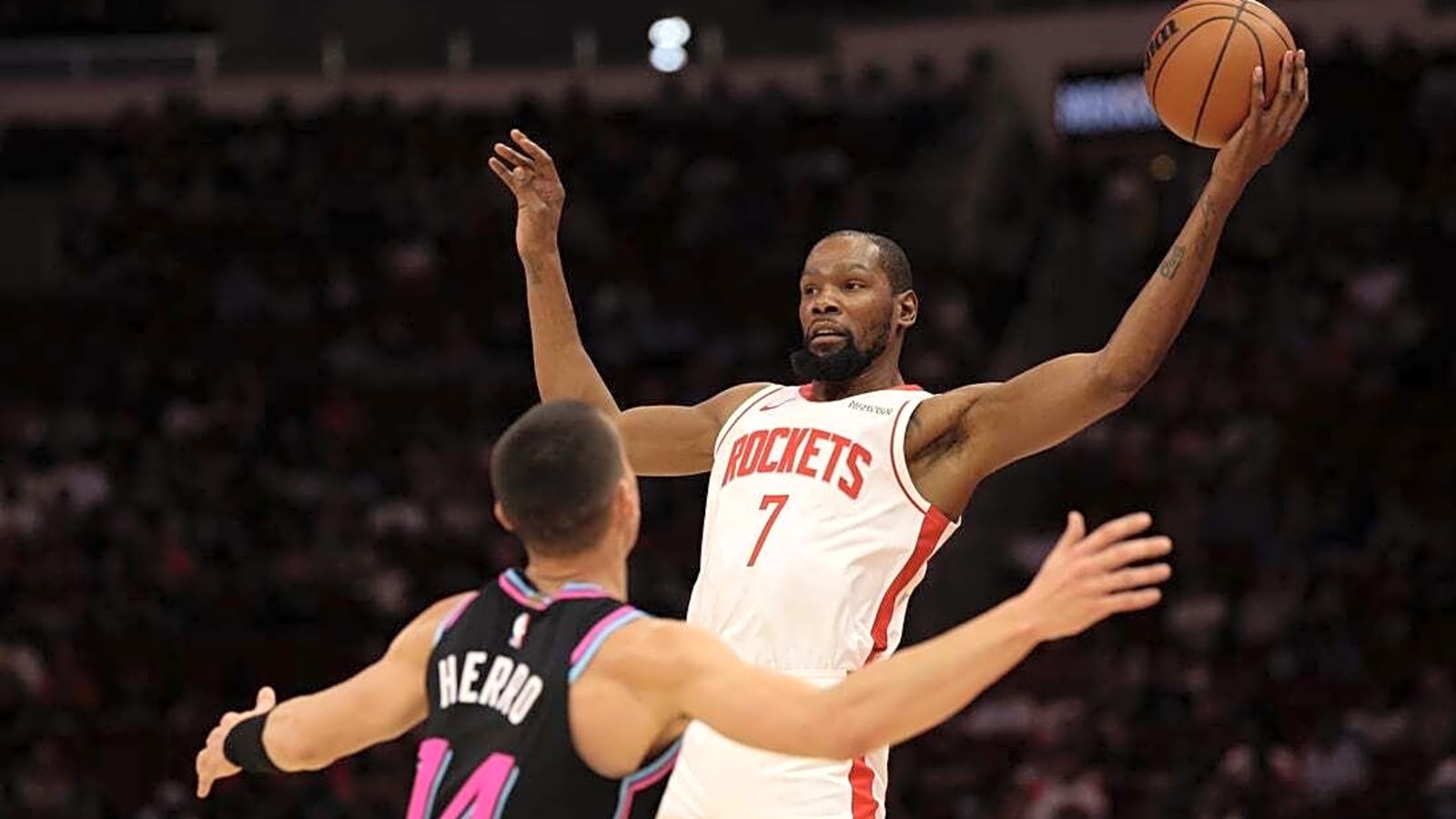 Amen Thompson's tip-in at buzzer lifts Rockets over Heat