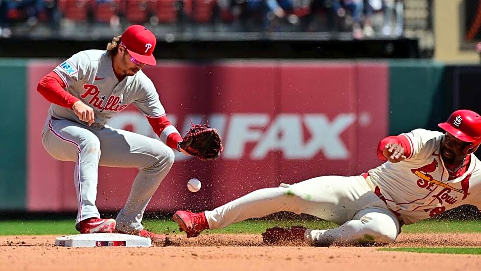 Nick Castellanos helps Phillies down Cardinals