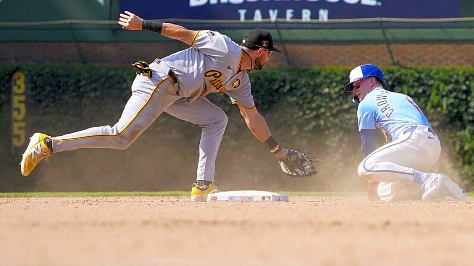 Skid snapped, Pirates pursue series victory over Cubs