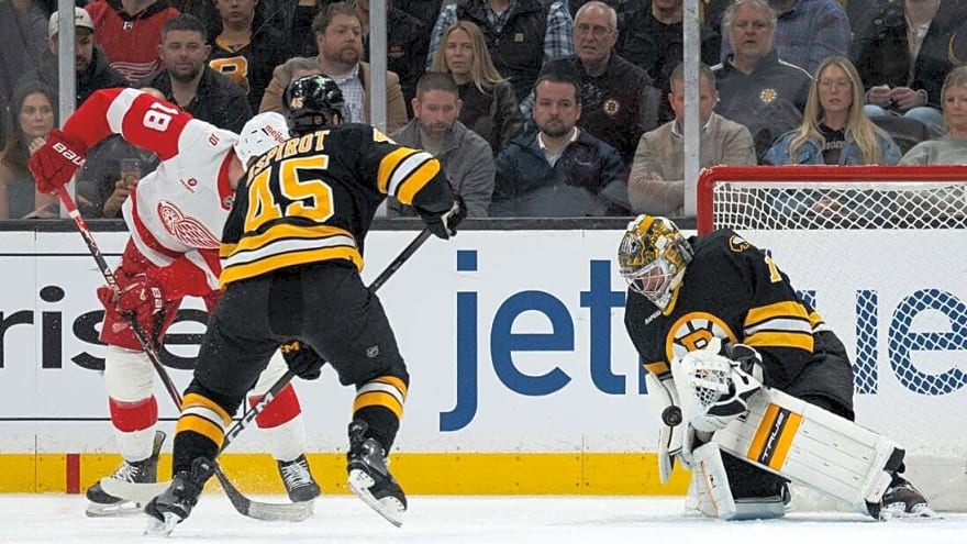Bruins shut down Red Wings for 2nd straight shutout