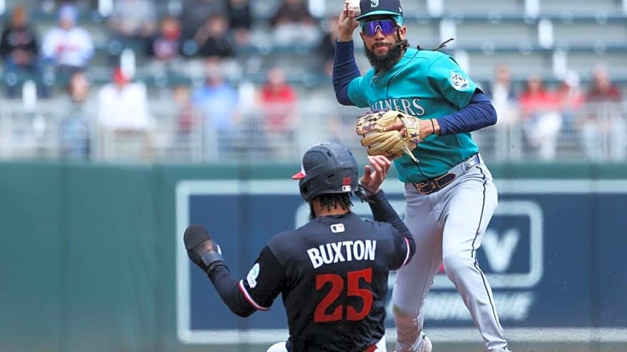 Cole Young's big hit helps Mariners rally past Twins