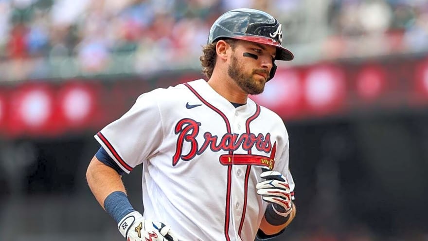 Braves turn fast start into 8-1 victory over Red Sox