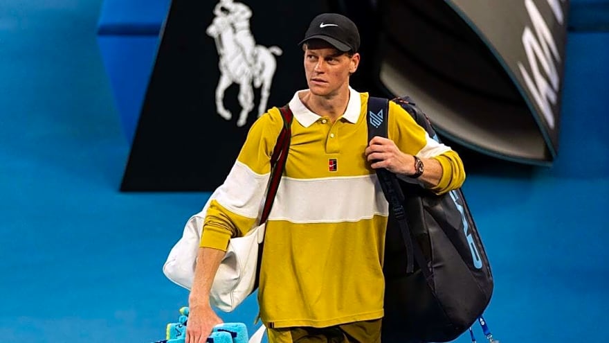 Match involving Jannik Sinner temporarily suspended due to heat rule