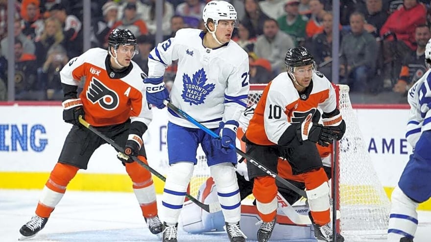 Maple Leafs cruise past Flyers