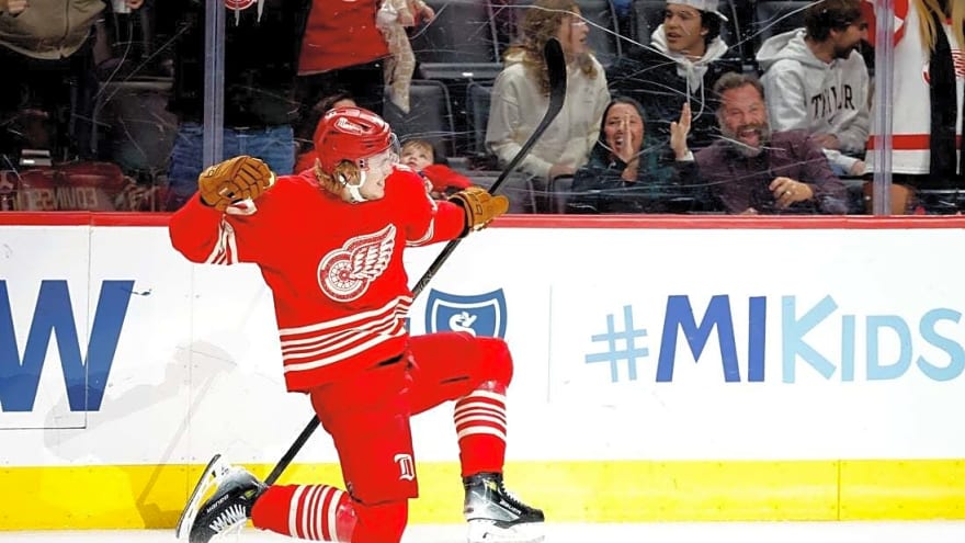 Simon Edvinsson's OT winner nudges Red Wings past Maple Leafs