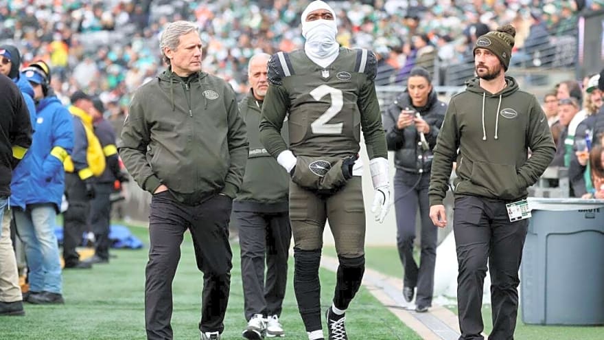 Jets QB Tyrod Taylor (groin) knocked out vs. Dolphins, Brady Cook in