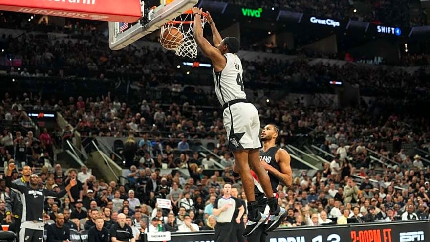 Bench helps Spurs top Blazers, clinch West's No. 2 seed