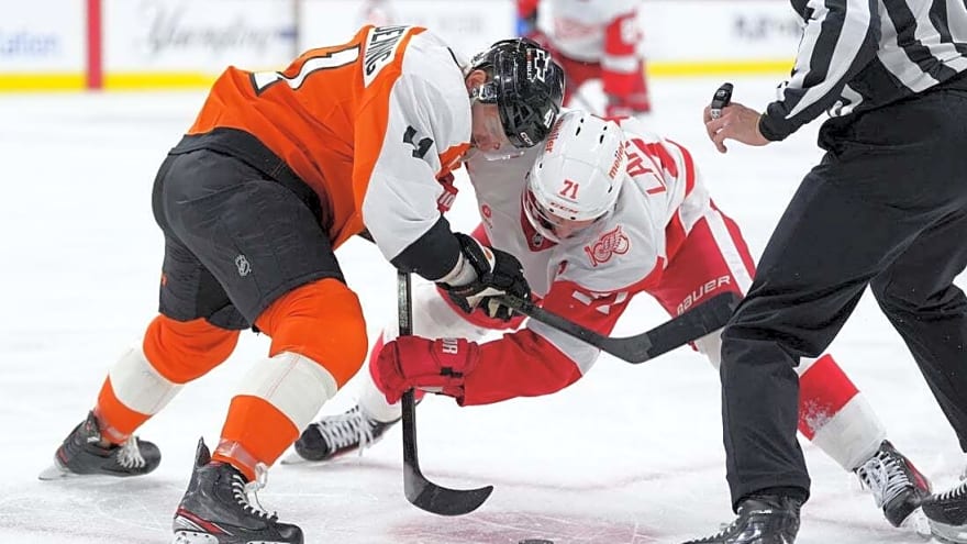 Alex DeBrincat, Red Wings pull out critical road win over Flyers