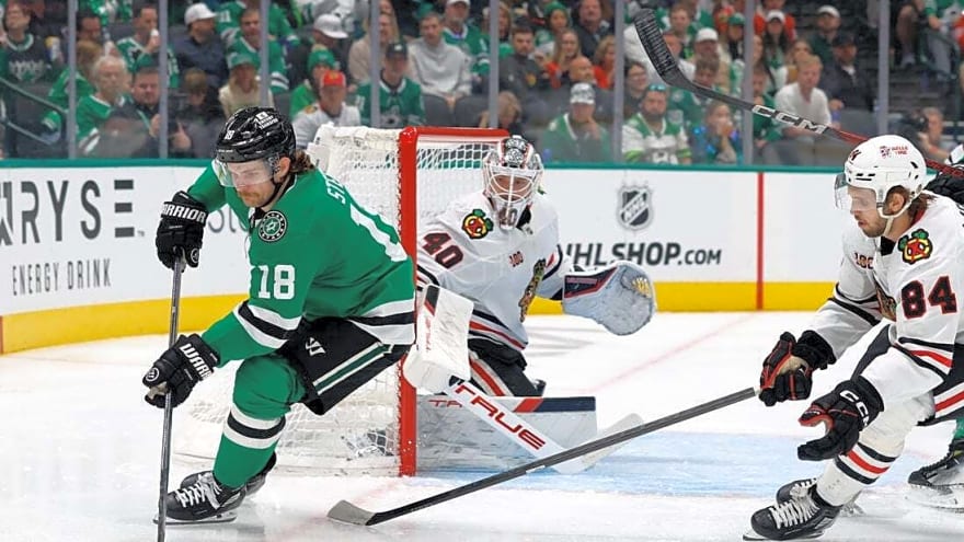 Blackhawks score 2 shootout goals to defeat Stars
