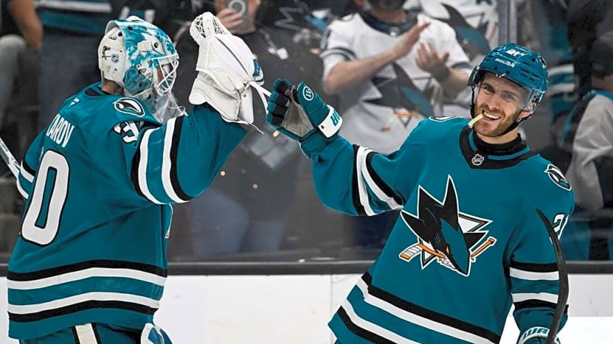 Sharks continue playoff push with visit from Blackhawks