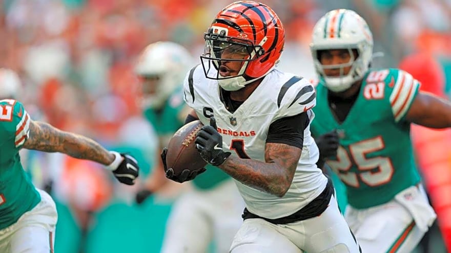 Joe Burrow (4 TDs), Bengals erupt in 2nd half vs. Dolphins