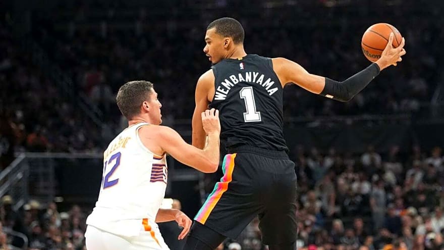Spurs capitalize on Suns' shortcomings, win 7th straight