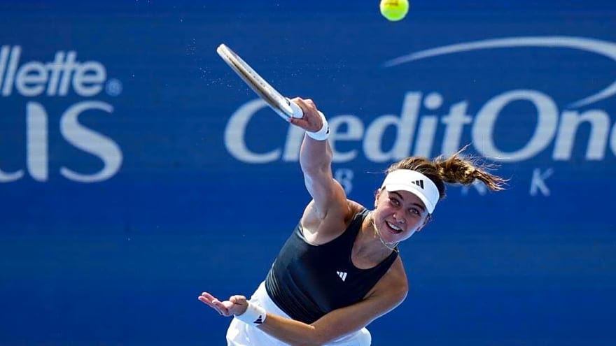 WTA roundup: Teenagers cruise to titles in Guadalajara, Sao Paulo
