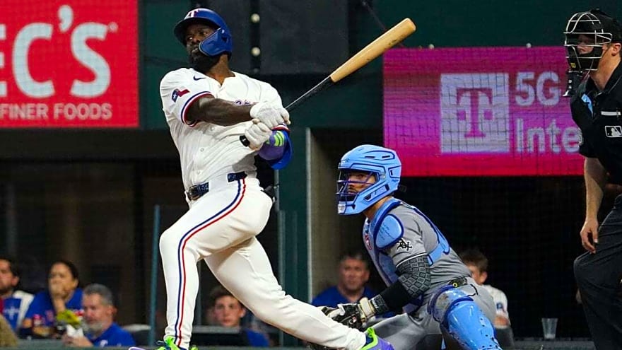 Rangers squander late lead, outlast White Sox in 11