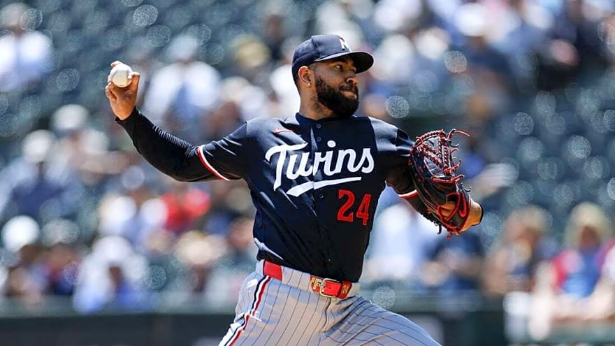 Jays acquire RHP Simeon Woods Richardson from Twins for cash