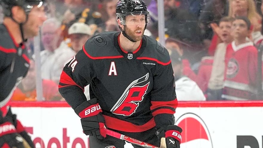 Canes not looking past Blackhawks in quest for No. 1 seed