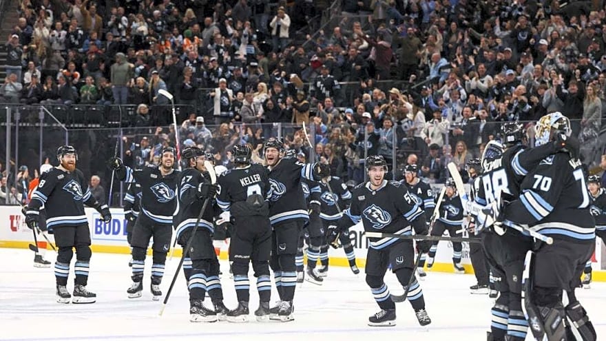 NHL roundup: Clayton Keller's OT goal lifts Mammoth past Flyers