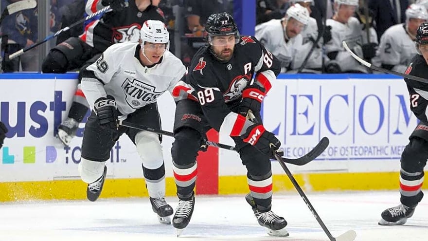 Alex Lyon sets club mark as hot Sabres beat Kings