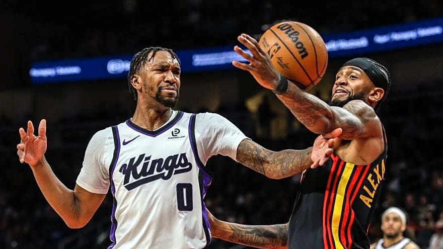 Hawks retain No. 6 seed with win over last-place Kings