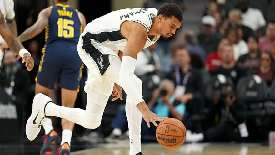 Young stars take center stage as Spurs, Mavericks clash
