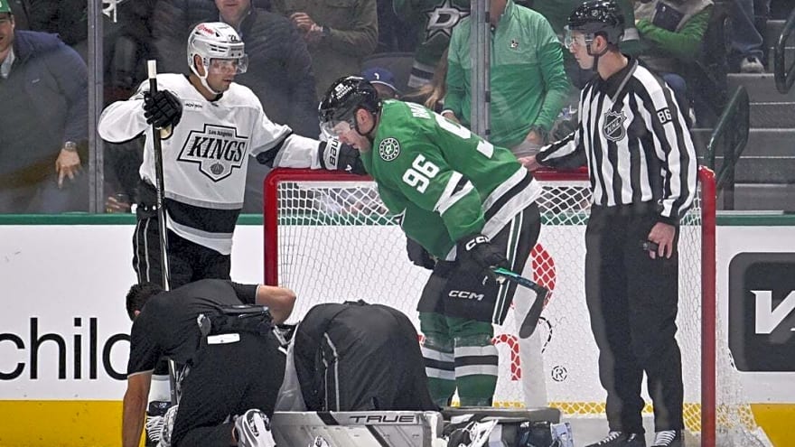 Kings G Darcy Kuemper placed on IR after blow to head