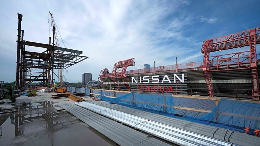 Construction paused at Titans&#39; stadium after noose found
