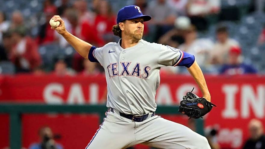 Rangers' Jacob deGrom exits start with right triceps fatigue
