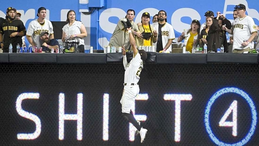 Padres blank Diamondbacks with the help of home run robberies