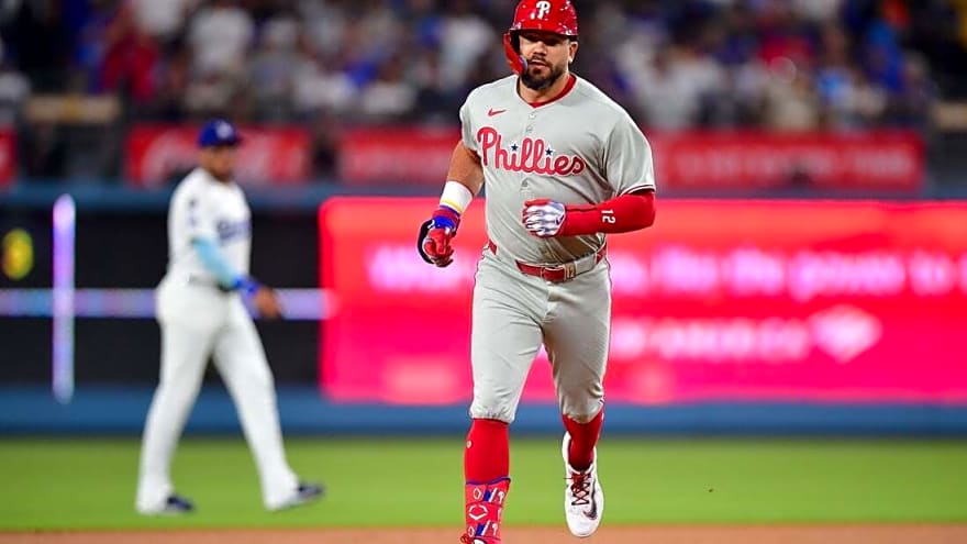 Phillies clinch NL East title with 10th-inning win over Dodgers