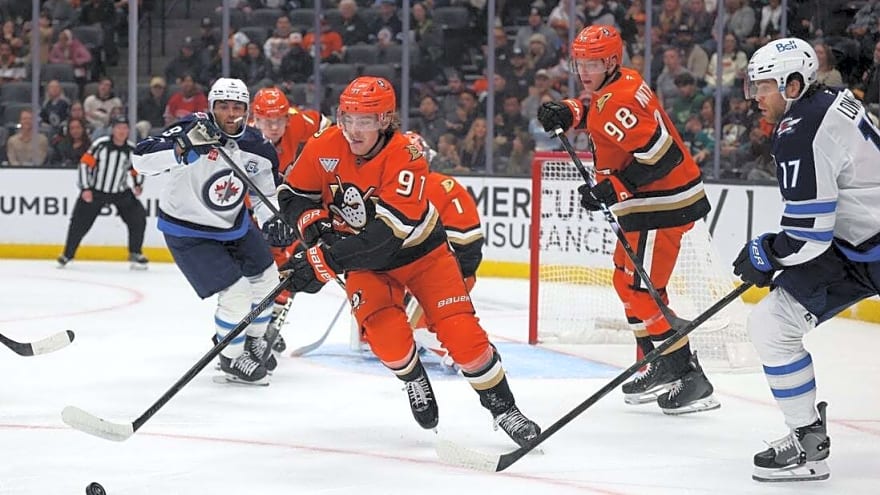 Leo Carlsson, Beckett Sennecke score twice to carry Ducks past Jets