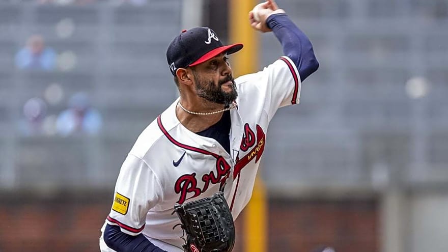Braves bats awaken late to avoid sweep vs. Rays