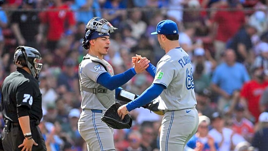 Brandon Valenzuela delivers in 9th, Blue Jays sweep Red Sox