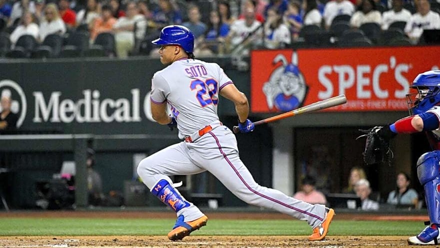 Mets rally past Rangers, tighten AL West race