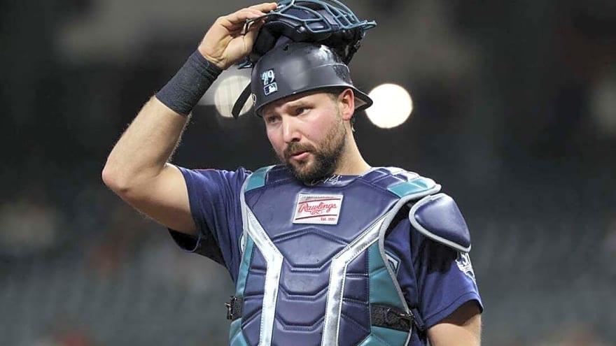 Mariners place struggling C Cal Raleigh (oblique) on injured list