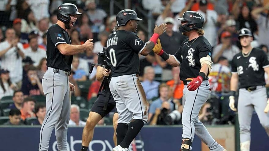White Sox sweep Astros for first postseason series win since 2005