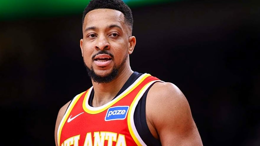 Hawks blow past Bucks, extend winning streak to nine