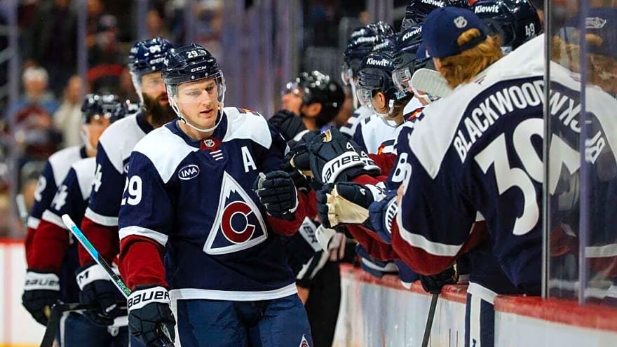 Avs handle Preds, stay unbeaten at home in regulation