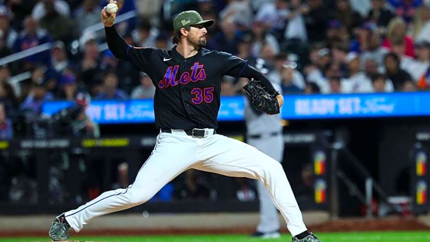 Mets RHP Clay Holmes (fractured fibula) out 'a long time'