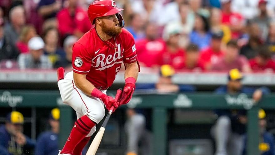 Reds place OF Blake Dunn on IL; Suarez, De La Cruz banged up vs. Pirates