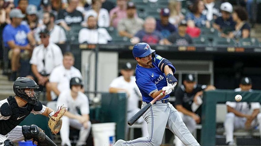 Blue Jays strike early, top White Sox to win 10th straight