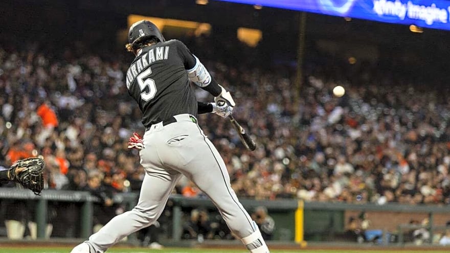 White Sox ride 9-run fourth to win over stumbling Giants