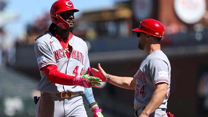 MLB roundup: Reds score 7 in ninth to stun Giants, avoid sweep