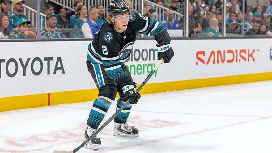 Will Smith, Sharks overtake league-worst Canucks in third period