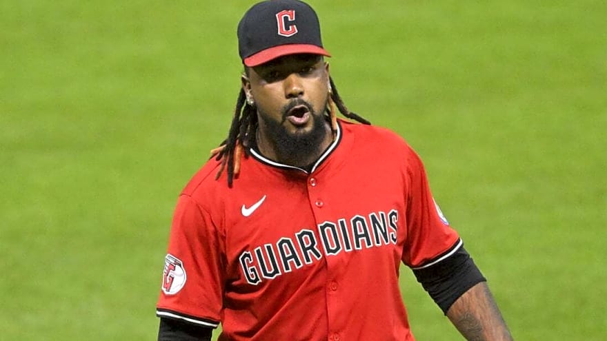 Guardians pitchers plead not guilty in pitch-rigging case