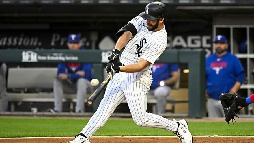 White Sox plate 6 in 1st, hold off Rangers' surge