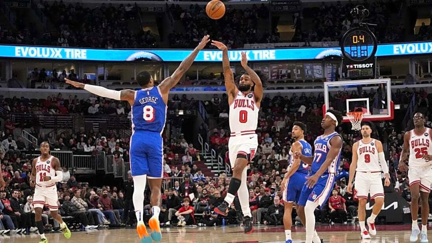 Coby White fuels fourth-quarter push as Bulls beat 76ers