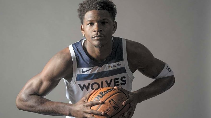 Report: Wolves G Anthony Edwards (hamstring) out 2 weeks