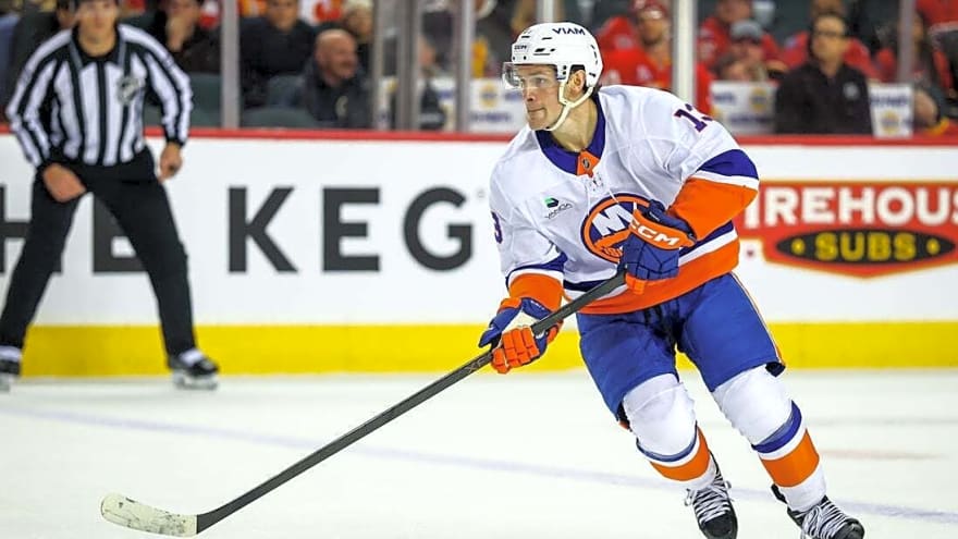 Islanders hope for turnaround to start against lowly Canucks